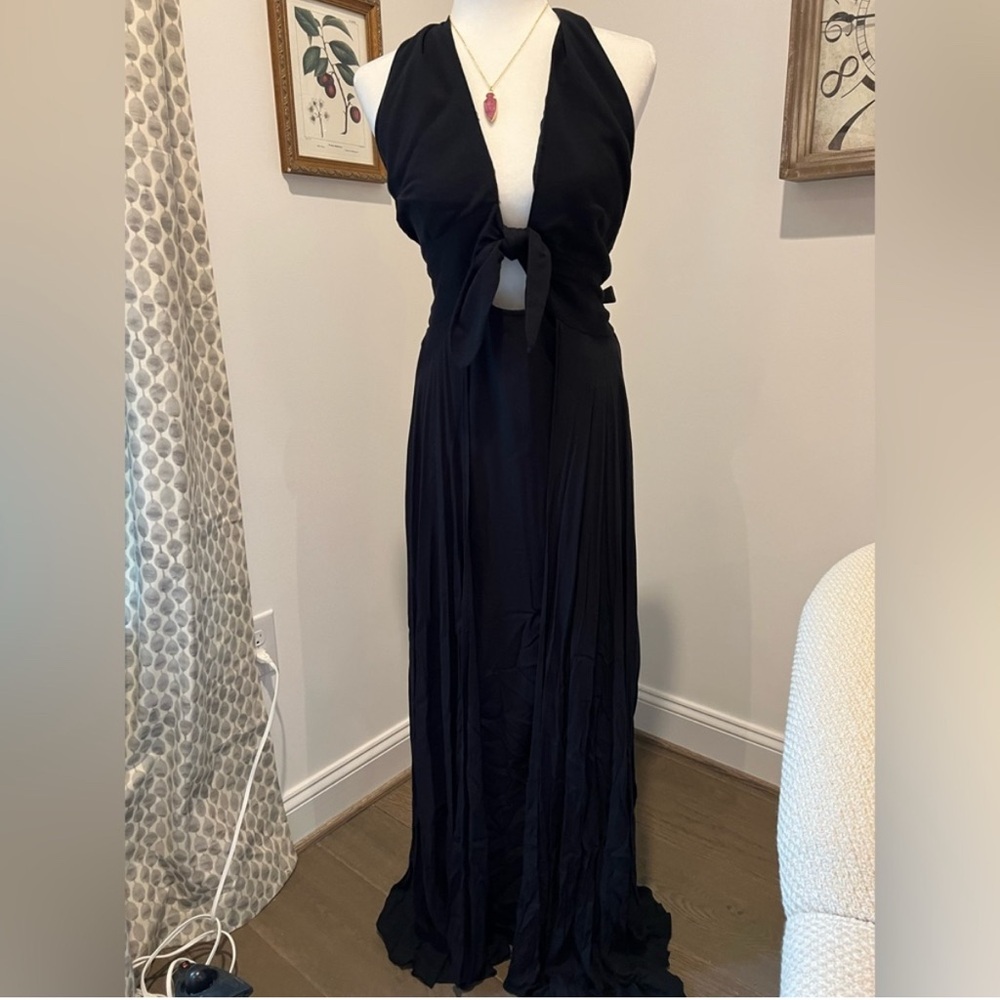 Elegant Black Halter Maxi Dress